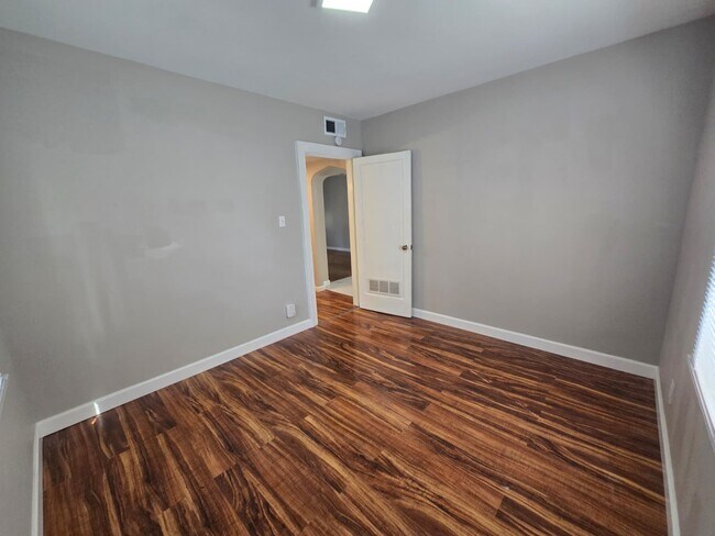 Foto del edificio - 6250 Garfield Ave