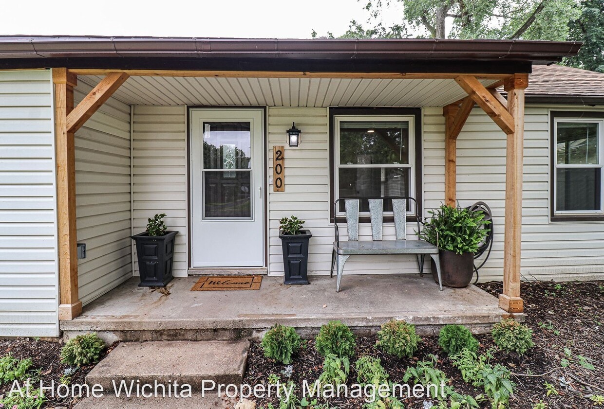 Primary Photo - 2 br, 2 bath House - 200 S. Park St