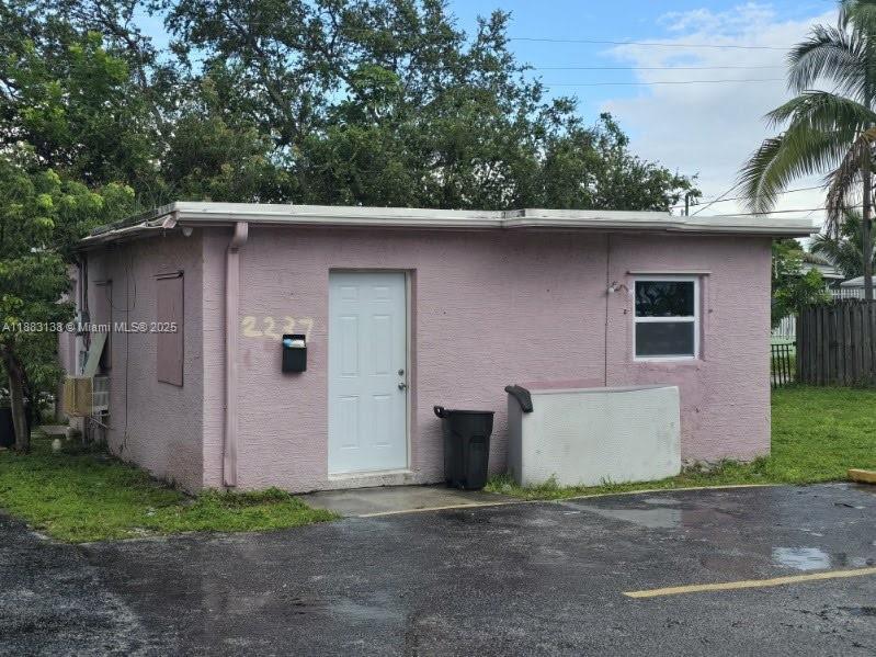 Foto principal - 2237 Simms St
