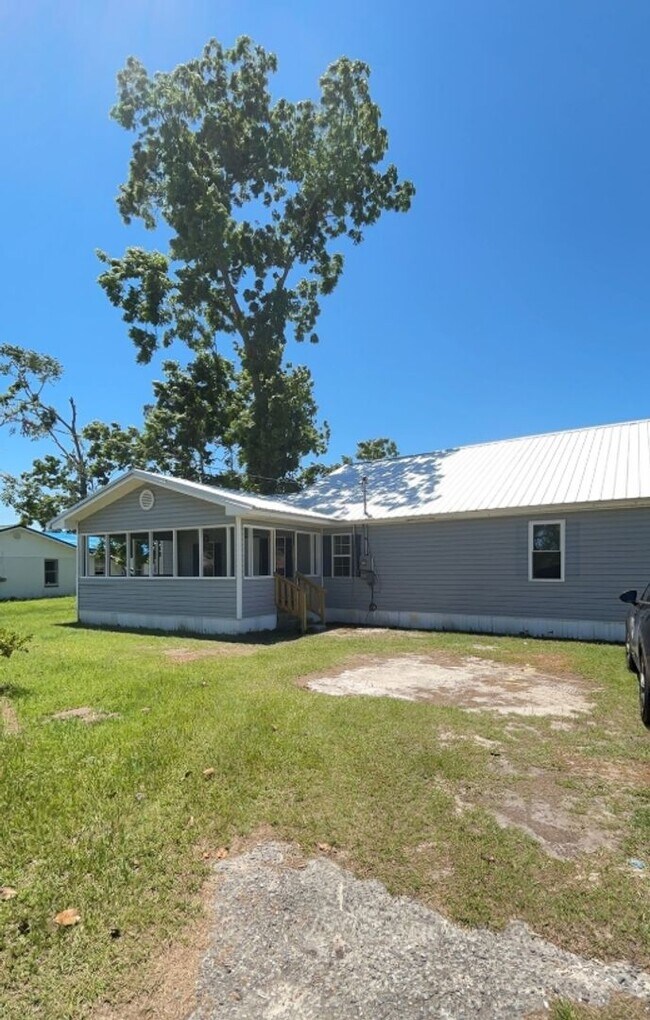 Foto del edificio - 4 Bed/2 Bath House