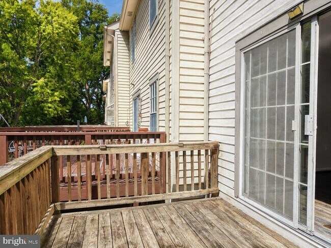 Building Photo - 2723 Manorhaven Ct