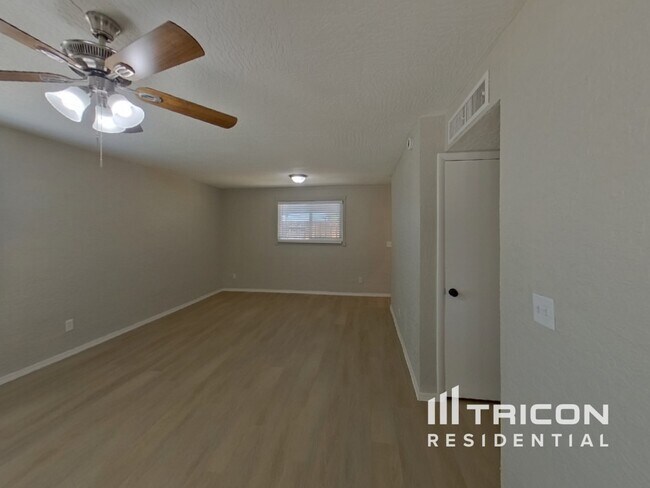 Foto del edificio - 1219 E Pecan Rd