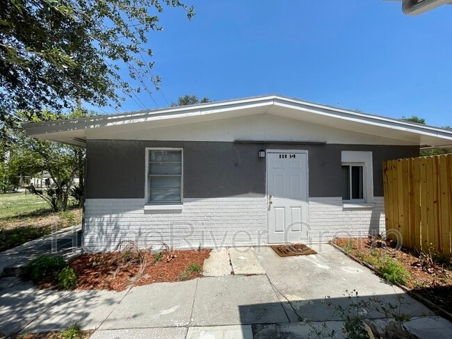 Building Photo - 605 S Disston Ave