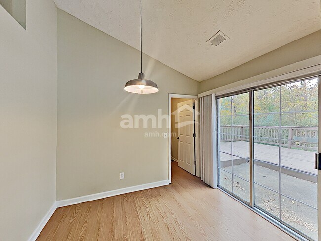 Foto del edificio - 4046 River Rock Way
