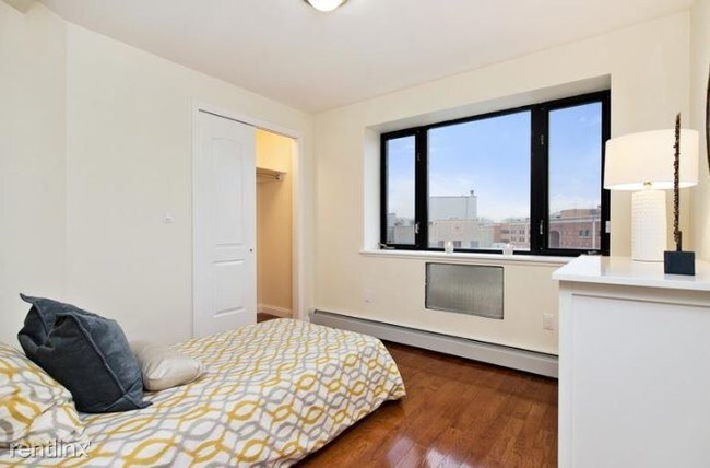 Building Photo - 456 W 167th St