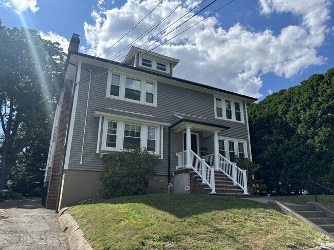 Building Photo - 18 Adams Ave