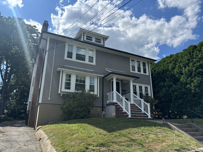 Building Photo - 18 Adams Ave