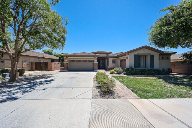 Foto del edificio - Welcome to this stunning 3-bedroom, 2-bathroom home located in the vibrant city of Chandler, AZ