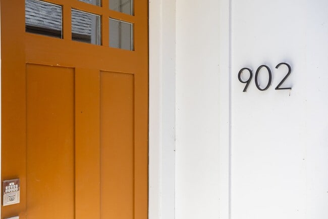 Foto del edificio - 2509 Benbrook Blvd