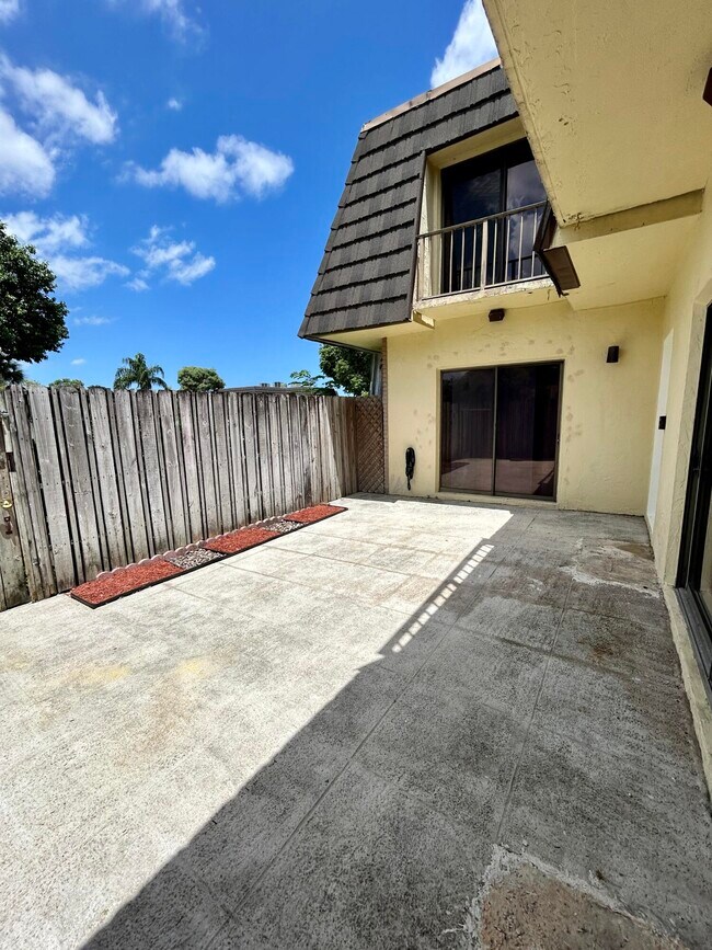 Building Photo - 4606 Cherry Rd