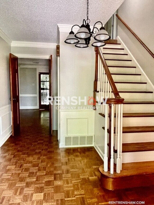 Building Photo - 8223 Shady Fern Cove -Move-in Ready- Great...