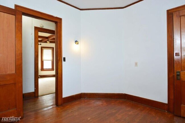 Building Photo - 4 br, 1 bath House - 1558 Hillside Ave N