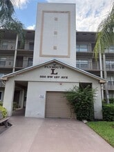 Building Photo - 550 SW 137th Ave