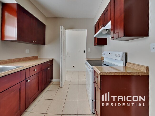 Building Photo - 612 Yelvington Avenue Clearwater FL