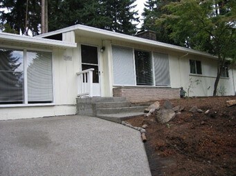 Building Photo - 10812 SE 17th St
