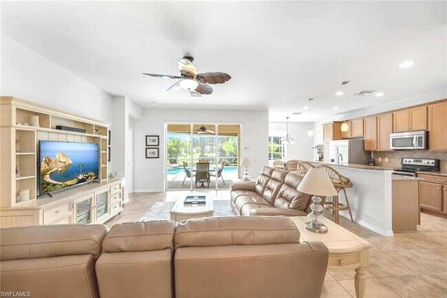 Foto del edificio - Elegant Furnished 3-Bedroom + Den Pool Hom...