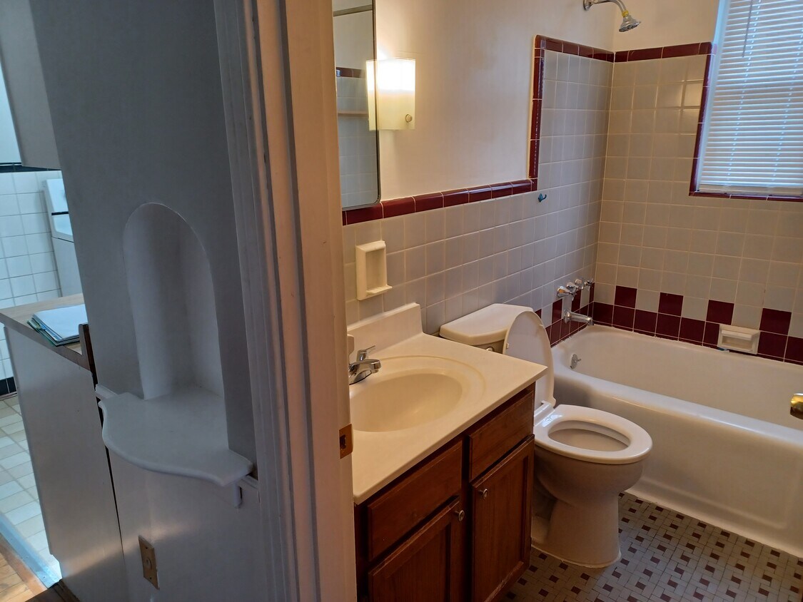 Building Photo - 3336 Boudinot Ave