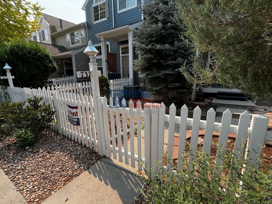 Foto principal - 737 Snowberry St