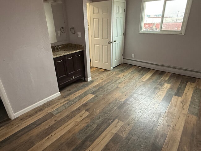 Building Photo - 125 Charmony Frontage Rd