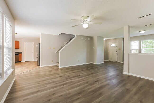 Foto del edificio - 10841 Zimmerman Ln