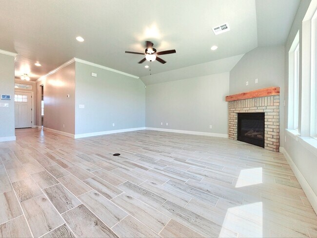 Building Photo - 18501 Grove Pkwy