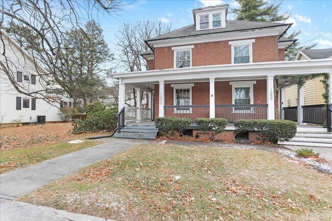 Foto del edificio - 1052 Edgar Ave