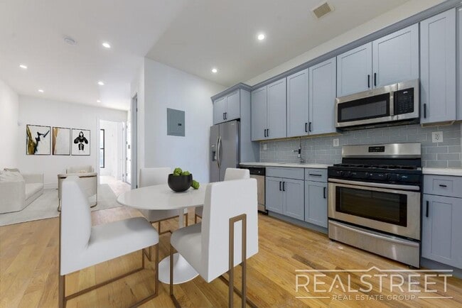 Building Photo - NO FEE! NEW 3 BED floor-thru in Bed Stuy B...