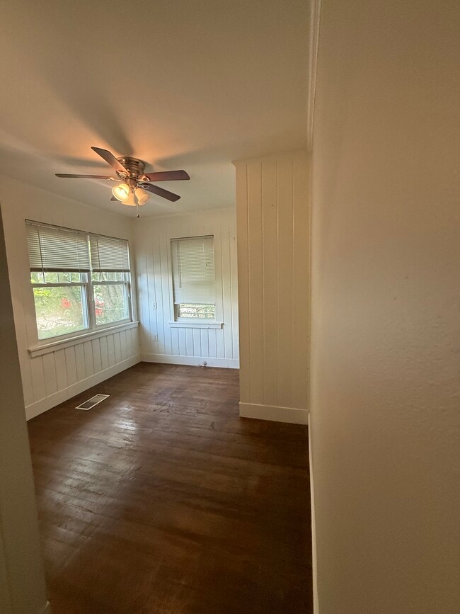Room 3 - 823 Rittiner Dr