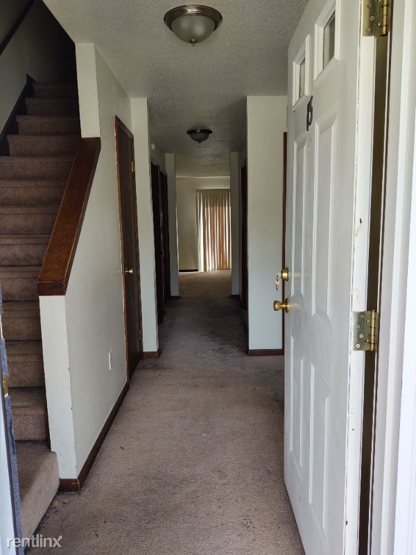 Building Photo - 2 br, 1.5 bath Townhome - 3434 Key Court
