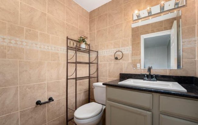Foto del edificio - Spacious 3 Bedroom with large yard