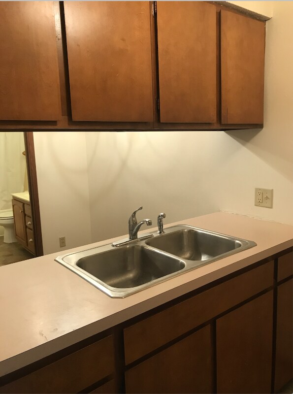 Foto del edificio - 215 Main St N