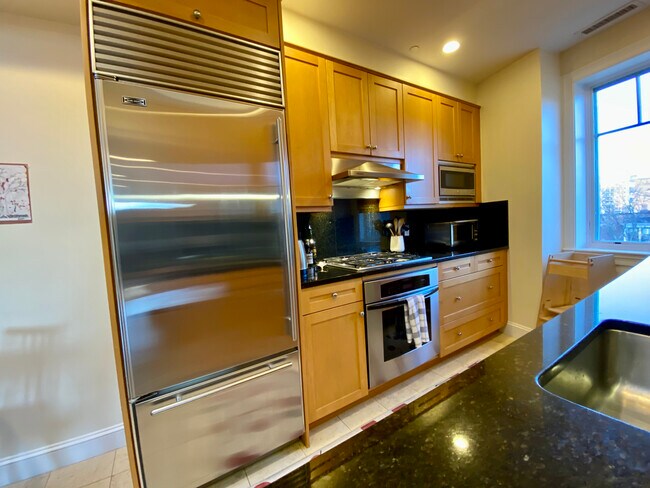Foto del edificio - 30 Longwood Ave