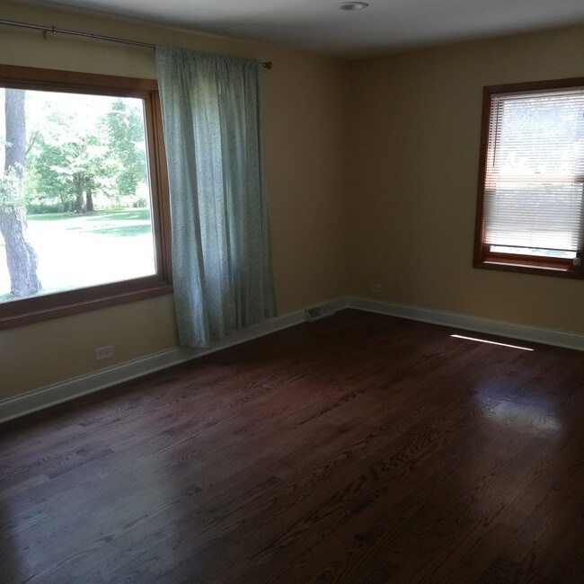 Building Photo - 4120 Elm St