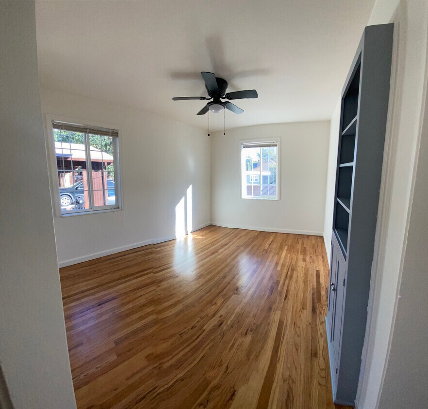 Foto principal - 859 S Le Grand St