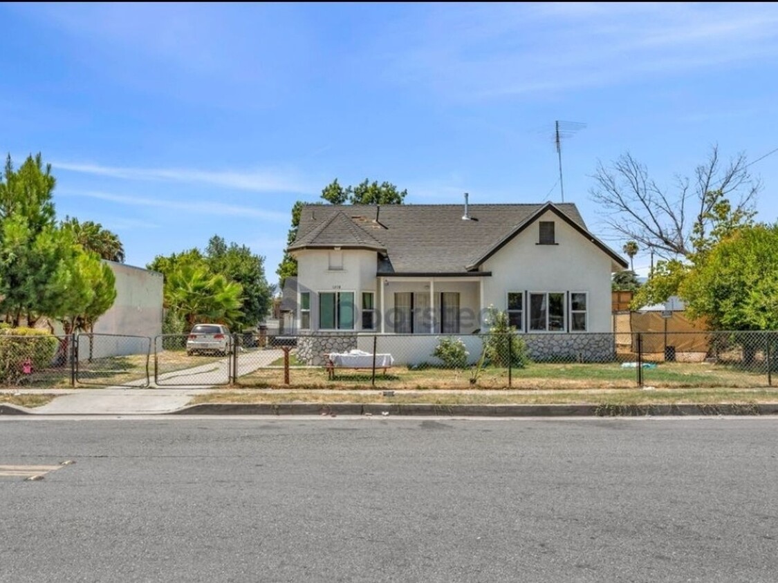 Primary Photo - 2 Bedroom Single Family Home in San Bernar...