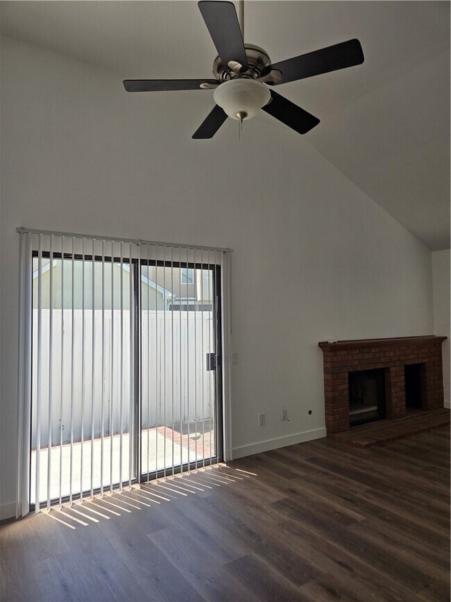 Building Photo - 21082 Primrose Ln