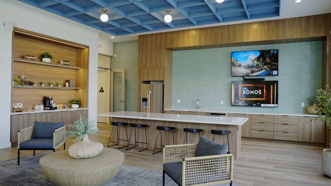 Foto del edificio - CRESCENT APARTMENTS