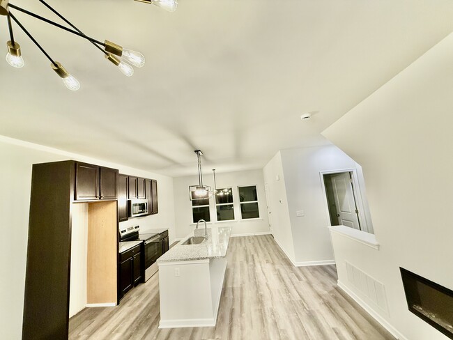 Building Photo - 4840 Ludlow Ln