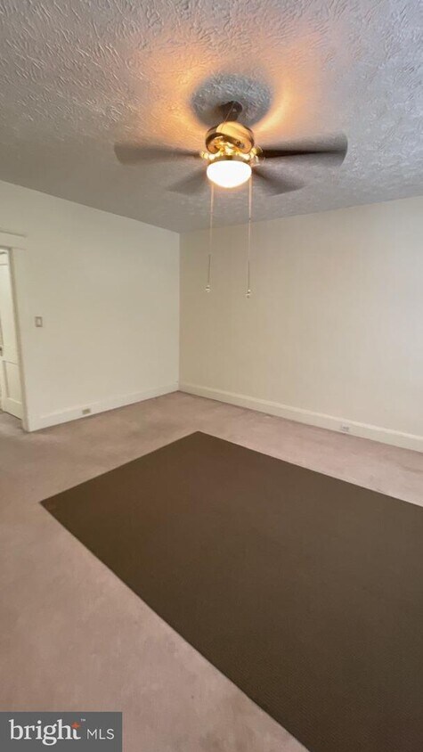 Foto principal - 6308 Frederick Rd