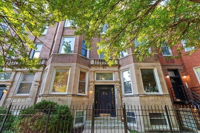 Building Photo - 2254 W Adams St