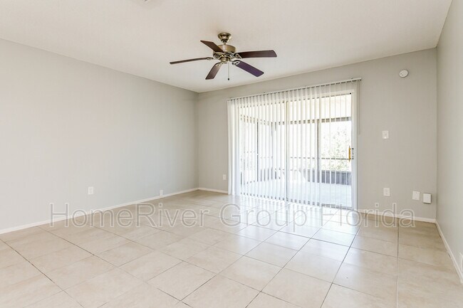 Building Photo - 7360 Lazy Hill Dr