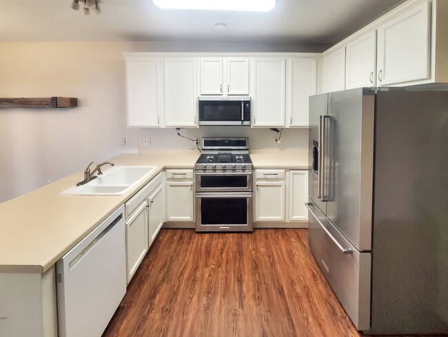 Foto del edificio - 3BR 2BA End unit Townhome in Stillwater - ...