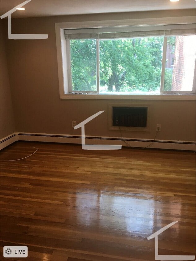 Charming 1 Bedroom - Charming 1 Bedroom