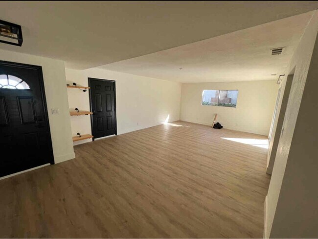 Building Photo - 23235 Canyon Lake Dr S