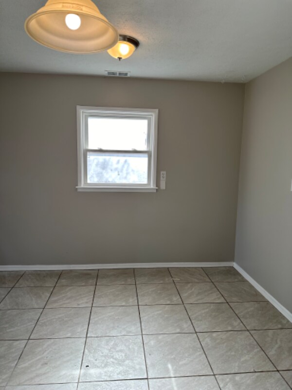Foto del edificio - 9510 Maple Rd