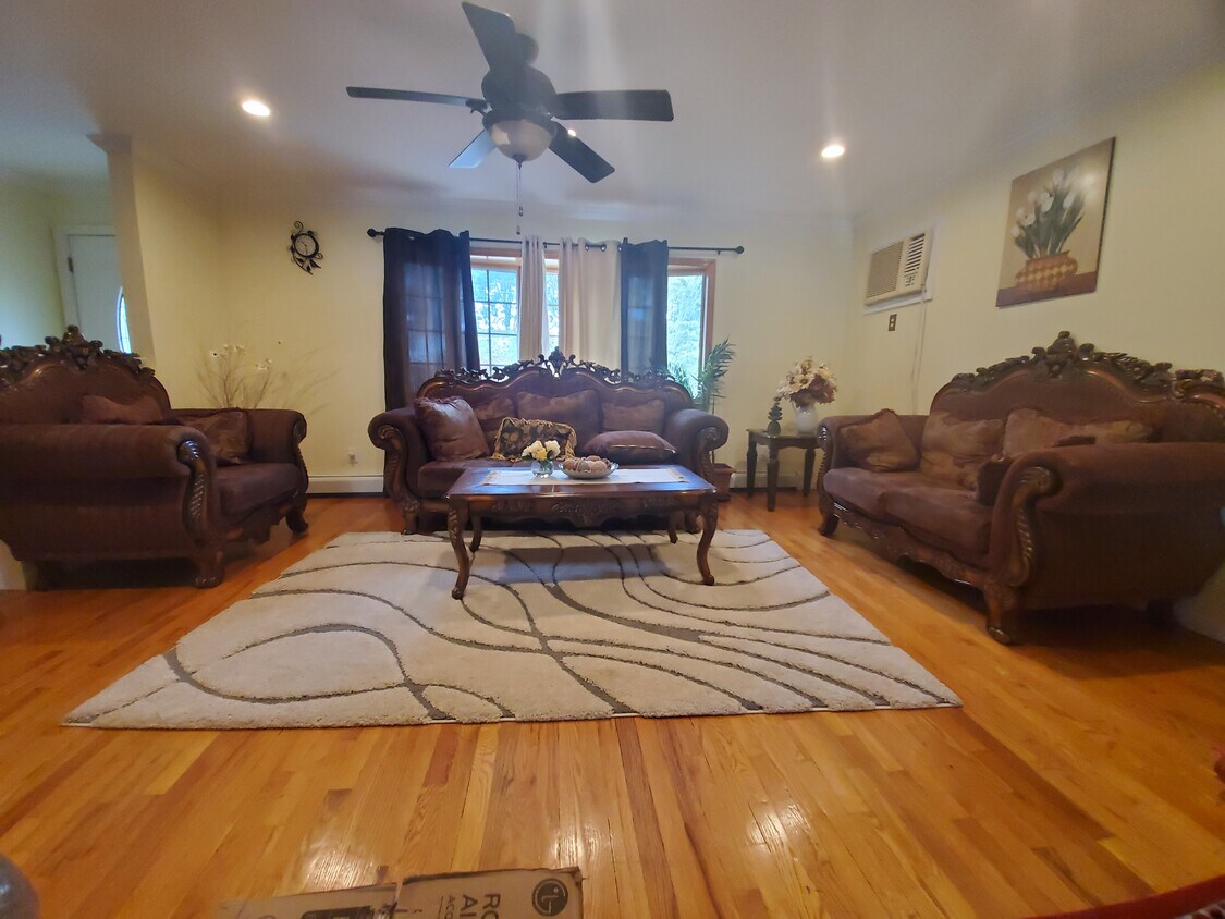 Primary Photo - 2407 7th St