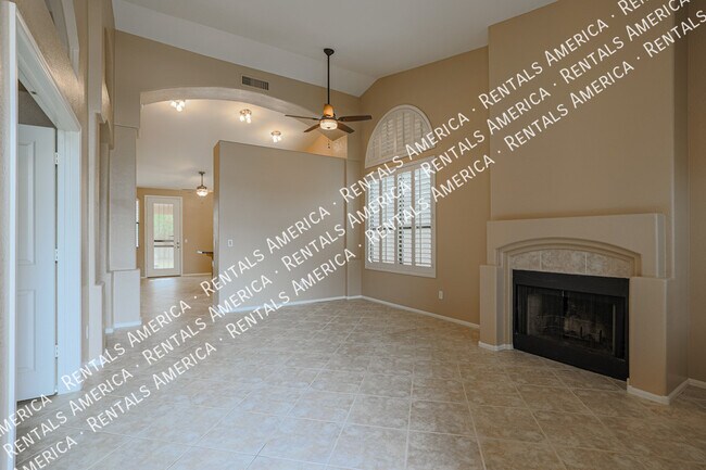 Foto del edificio - 263 E Ashurst Dr