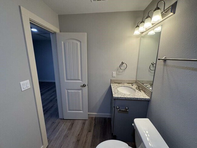 Foto del edificio - 5802 Twisted Pine Ct