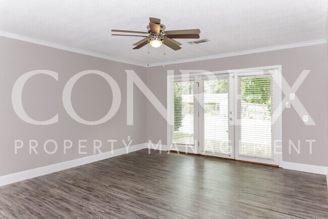 Foto del edificio - Charming 4 Bedroom in Montgomery!