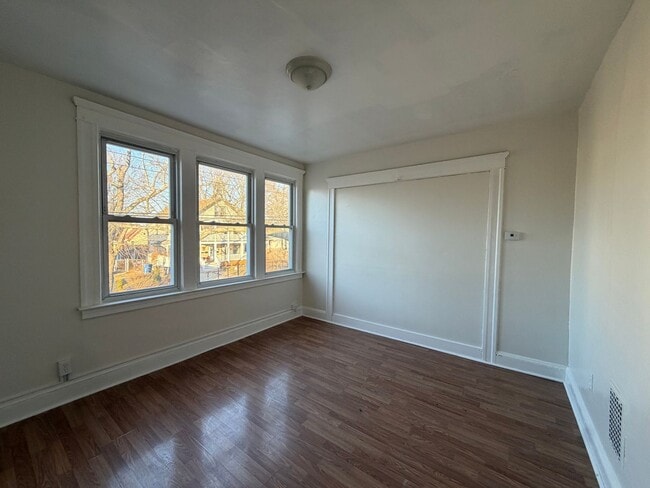 Building Photo - 57 Maltby St